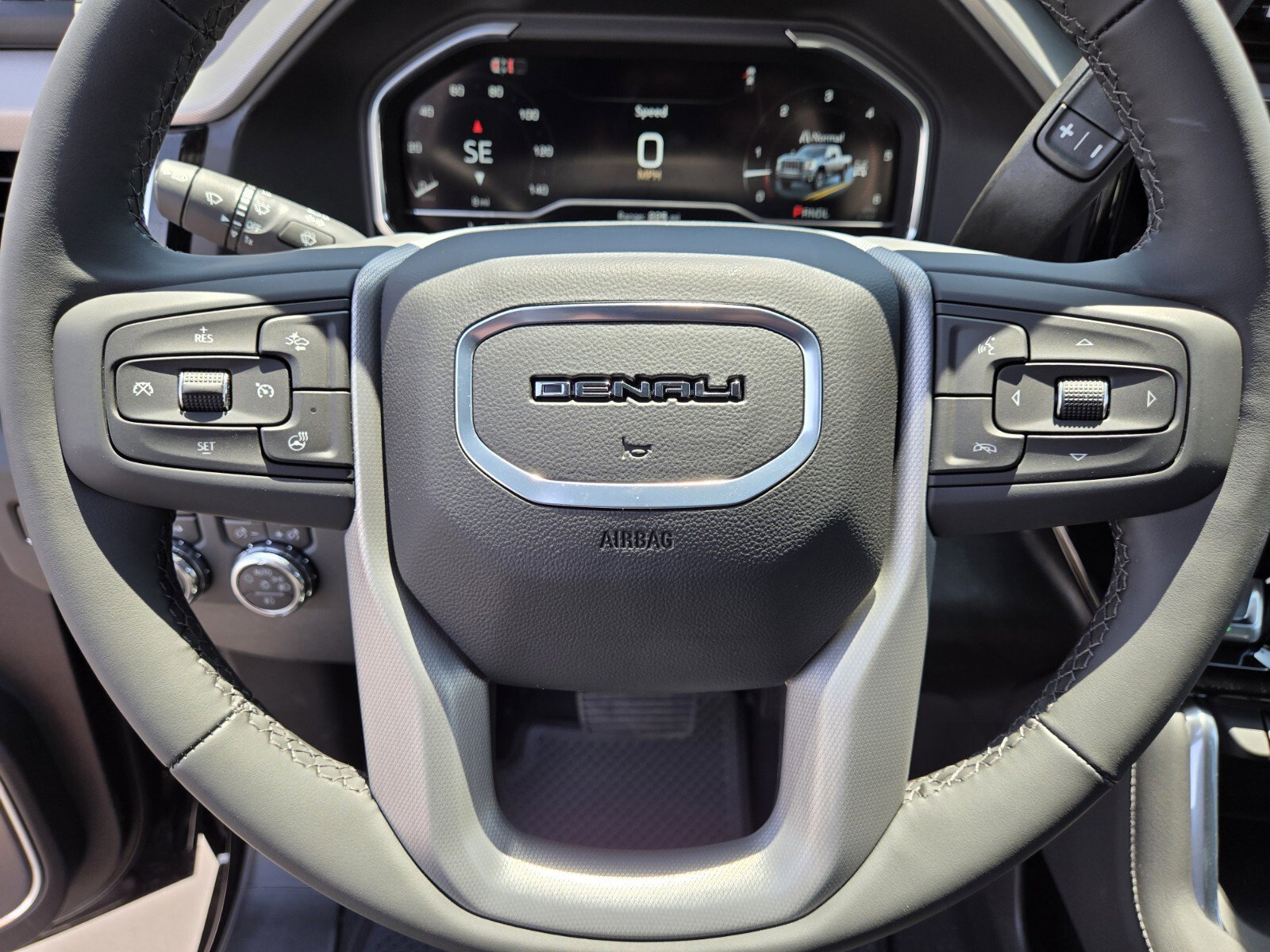 New 2025 GMC Sierra 2500 Denali w/ Denali Reserve Package image 11