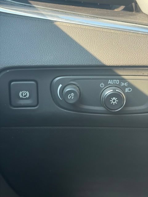 Used 2020 Buick Enclave Essence w/ Sound and Sites Package FWD image 30