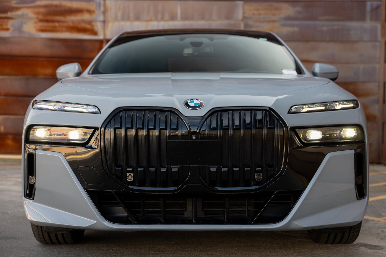 Used 2023 BMW 740i w/ Executive Package image 8