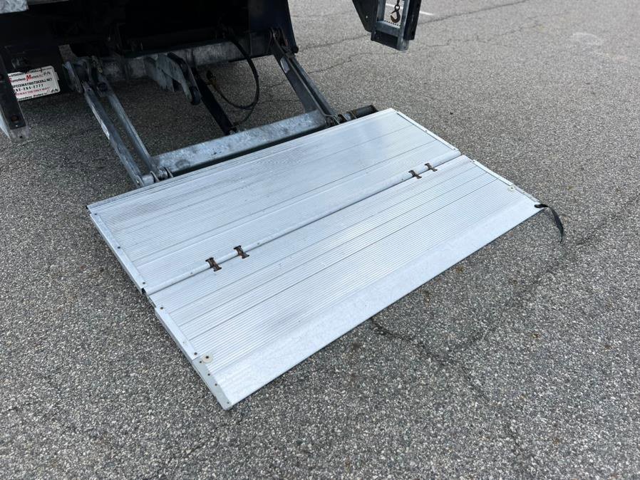 Used 2019 Isuzu NPR image 29