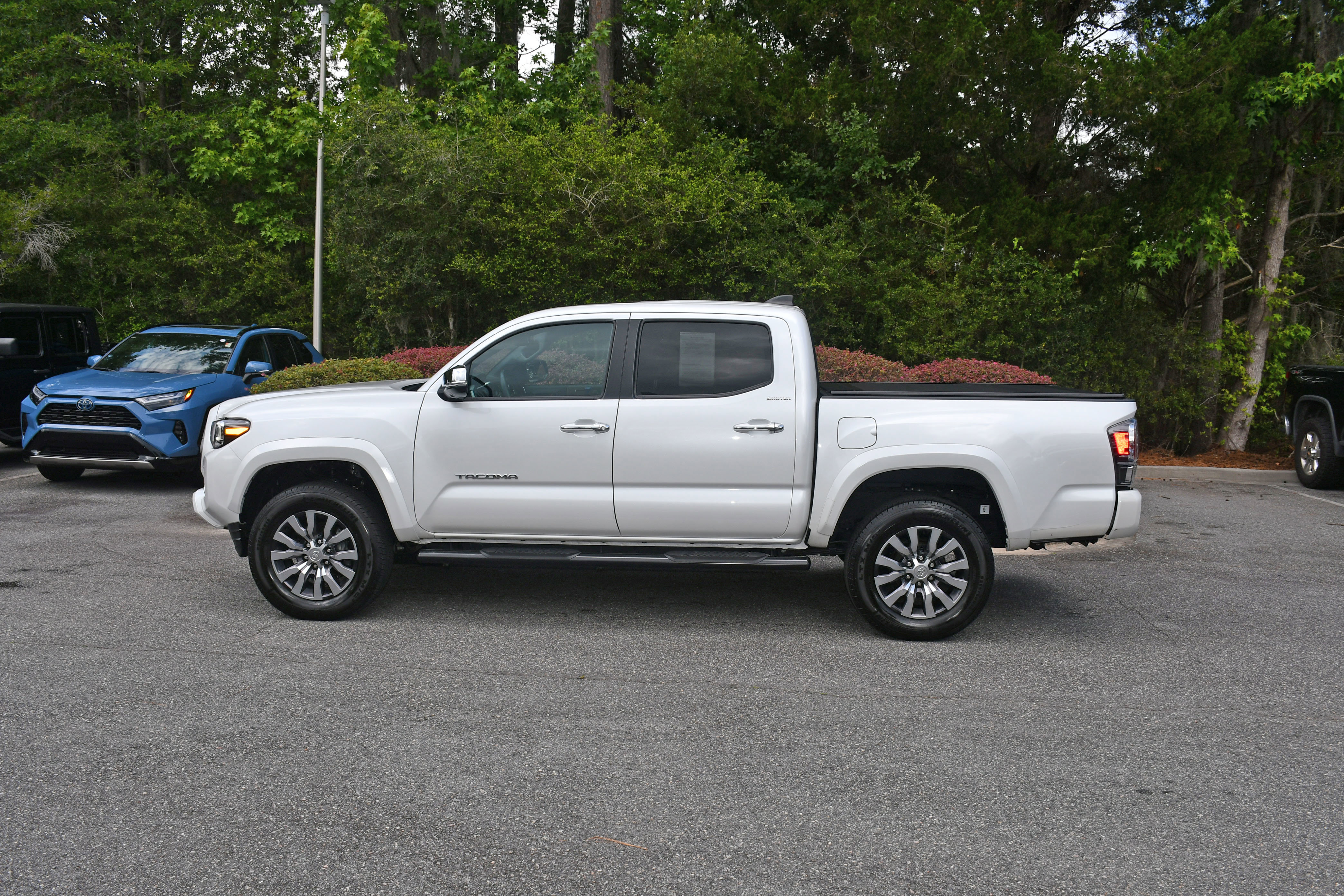 Certified 2023 Toyota Tacoma Limited AWD/4WD image 2