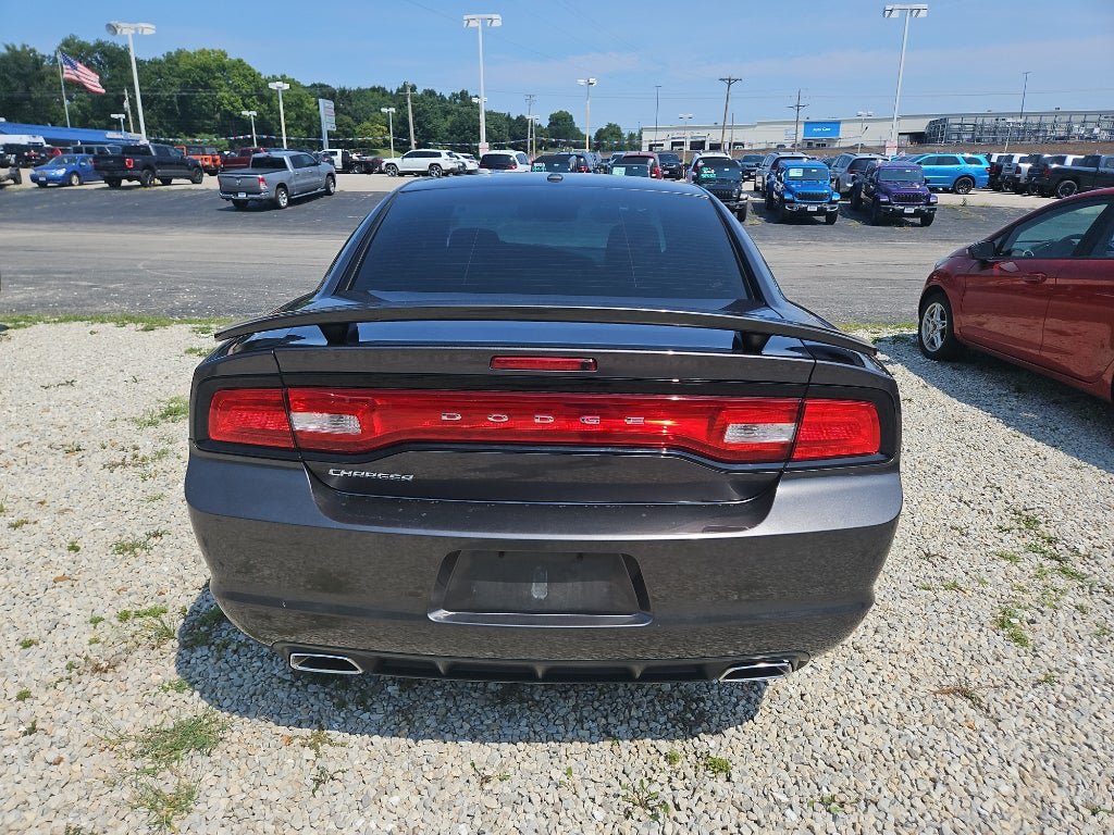 Used 2014 Dodge Charger SXT w/ Redline Appearance Group RWD image 4