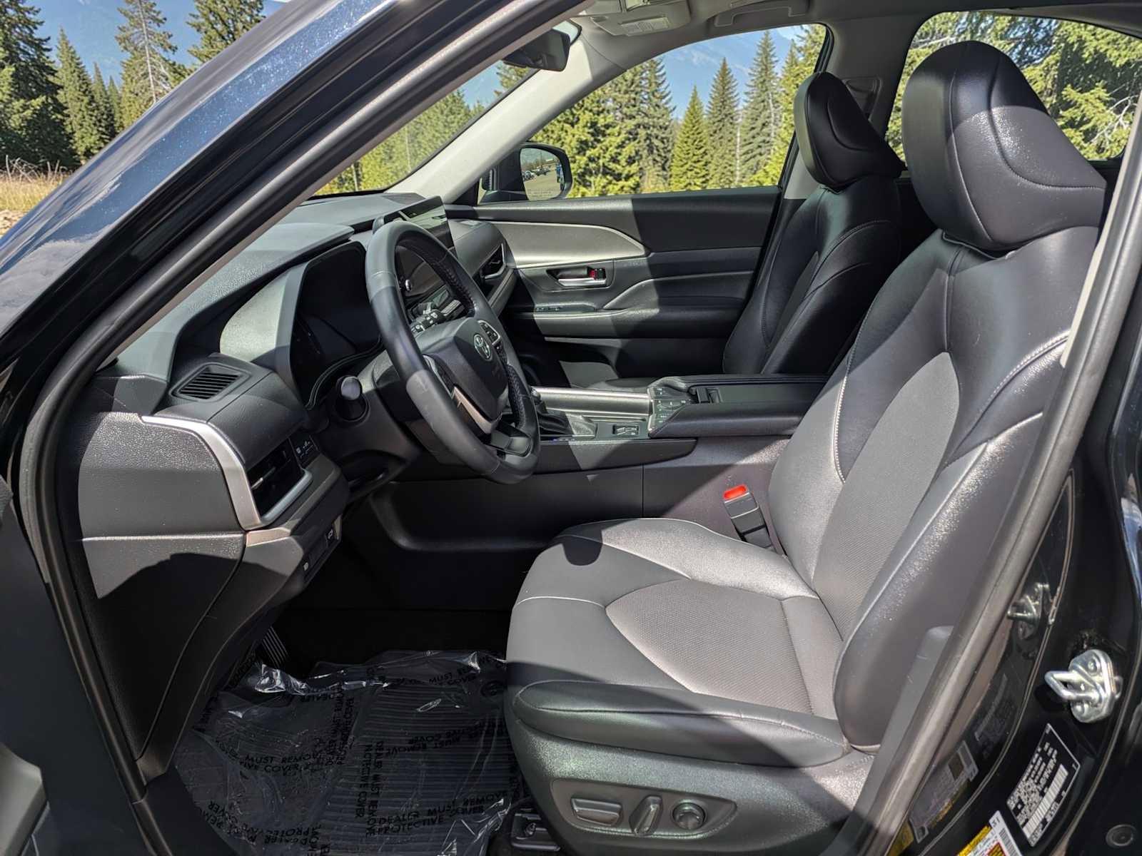Used 2024 Toyota Grand Highlander AWD image 15