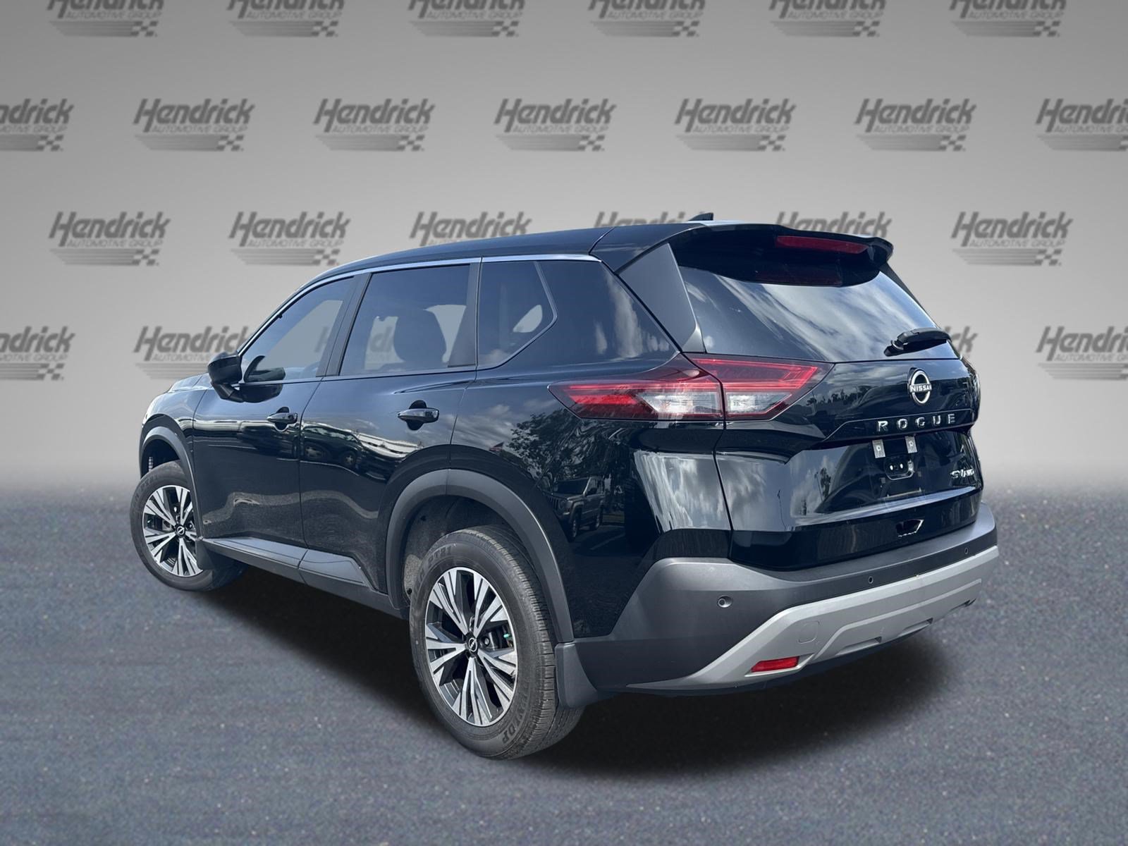 Used 2023 Nissan Rogue SV AWD/4WD image 7