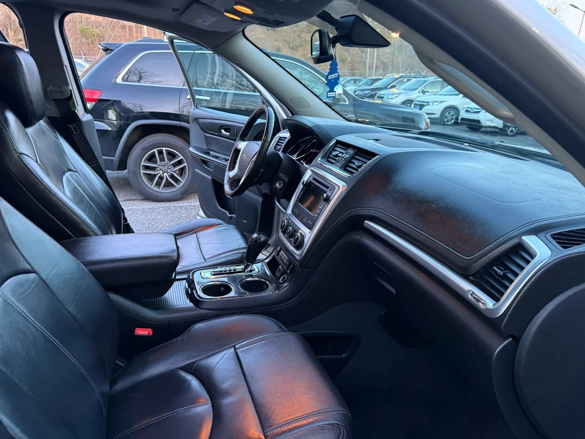 Used 2016 GMC Acadia SLT w/ Open Road Package FWD image 11