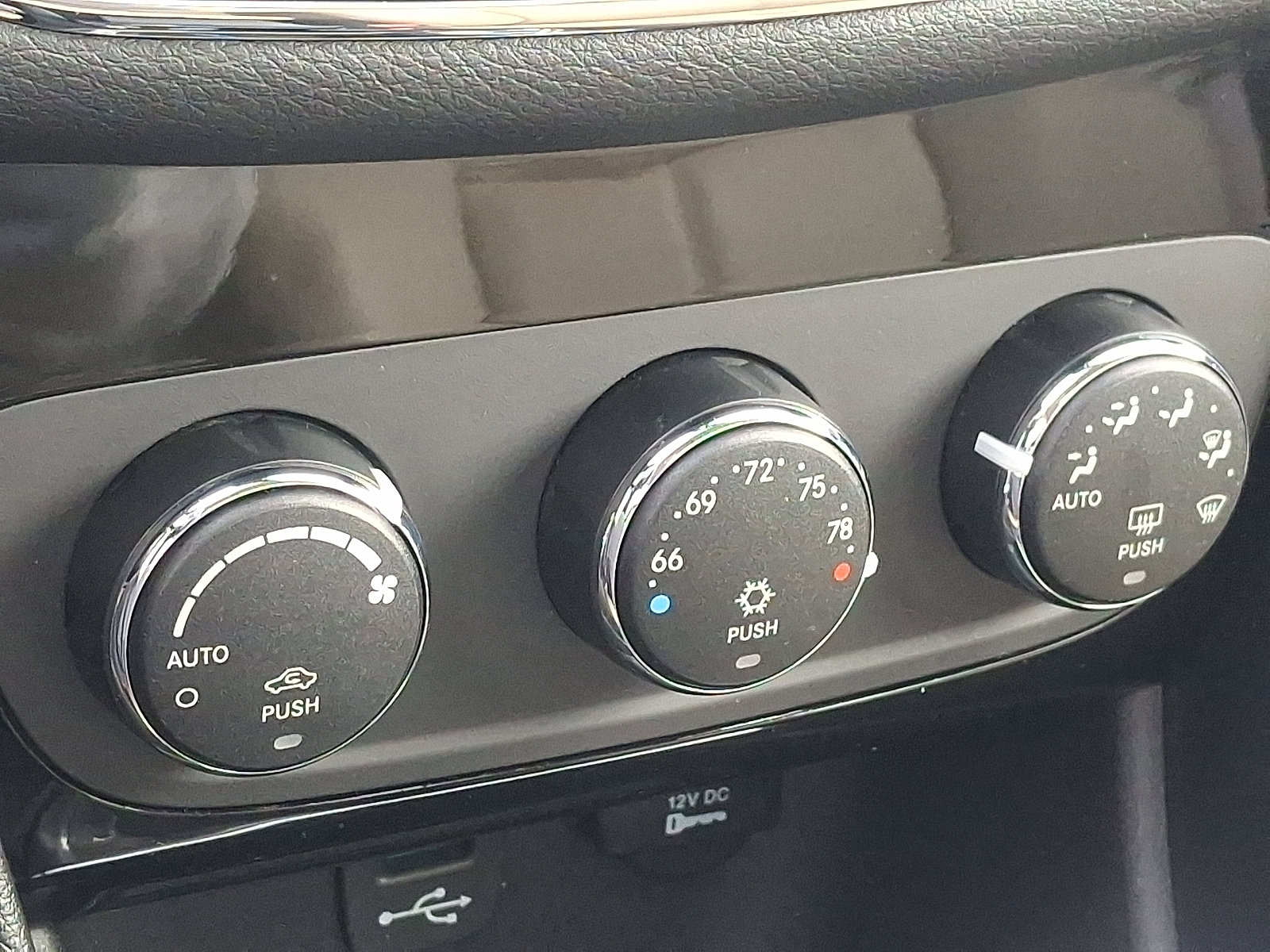 Used 2013 Chrysler 200 Limited w/ Sun/Sound Group image 16