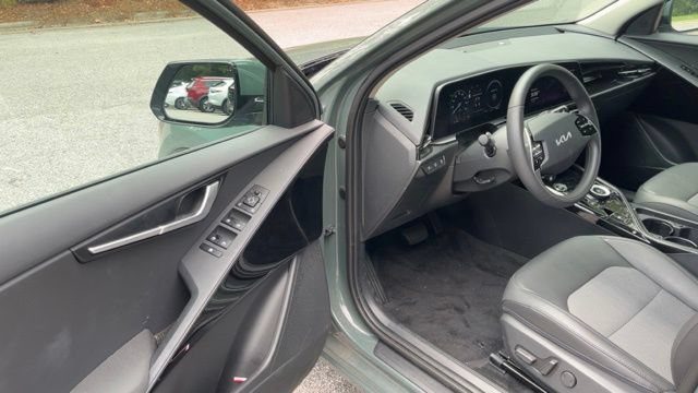 Used 2025 Kia Niro Wind FWD image 4