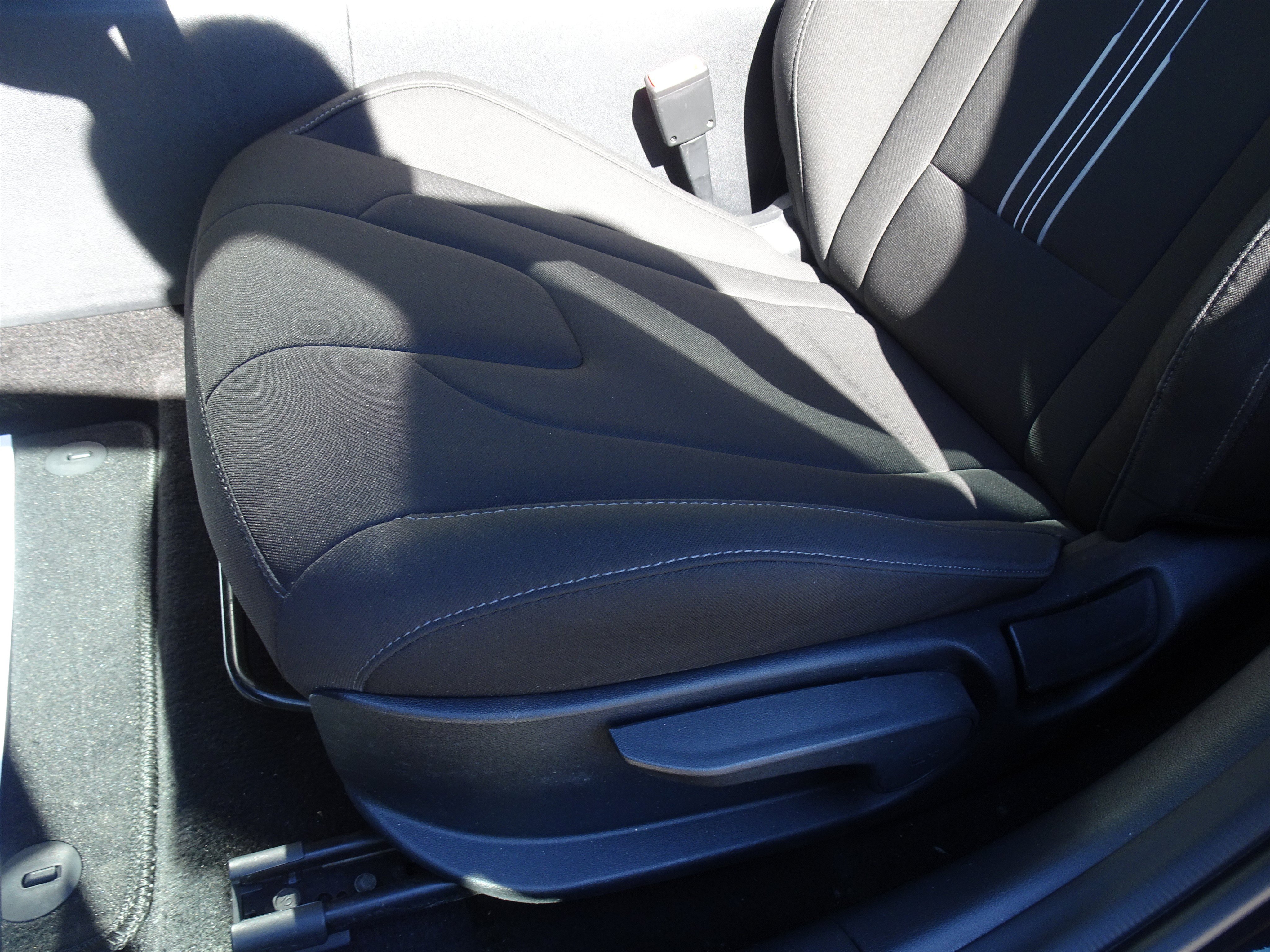 Used 2023 Hyundai Elantra SEL w/ Cargo Package FWD image 9