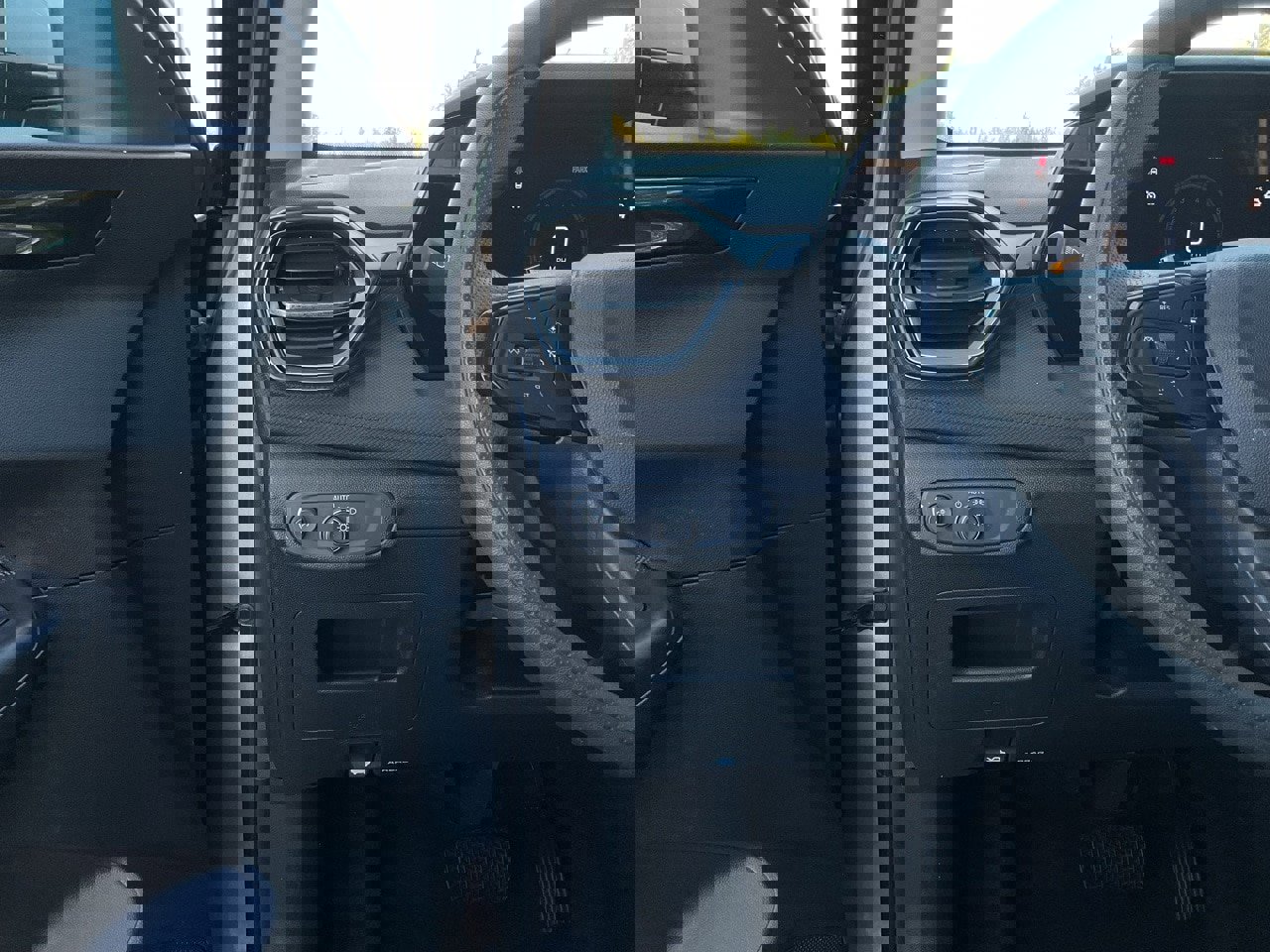 Used 2025 Chevrolet TrailBlazer LT image 25