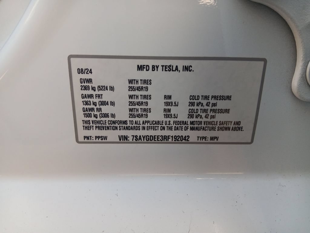 Used 2024 Tesla Model Y Long Range AWD/4WD image 30