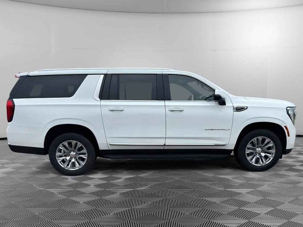 Used 2025 GMC Yukon XL Denali AWD/4WD image 5