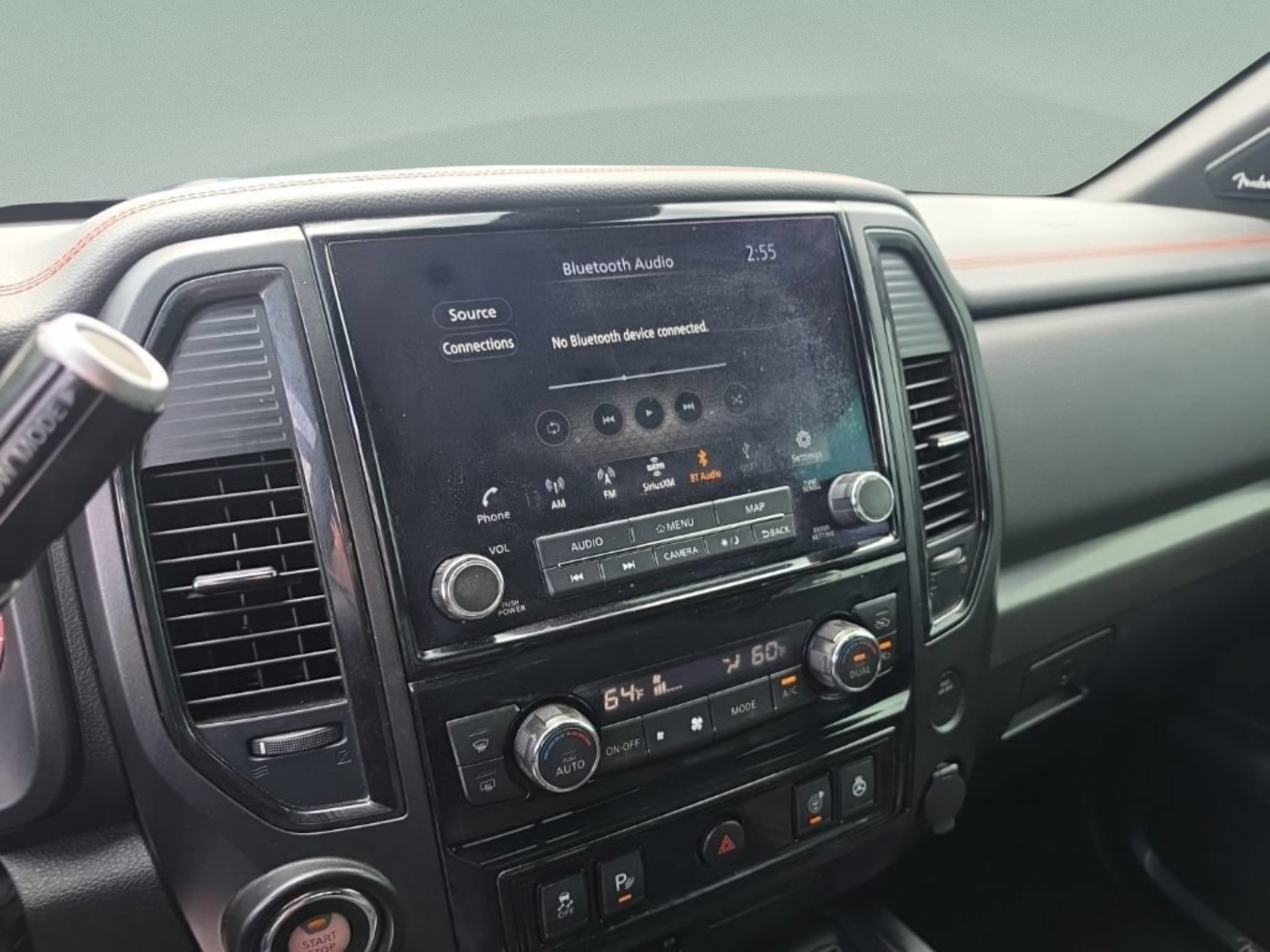 Used 2020 Nissan Titan PRO-4X w/ Pro-4x Convenience Package AWD/4WD image 17
