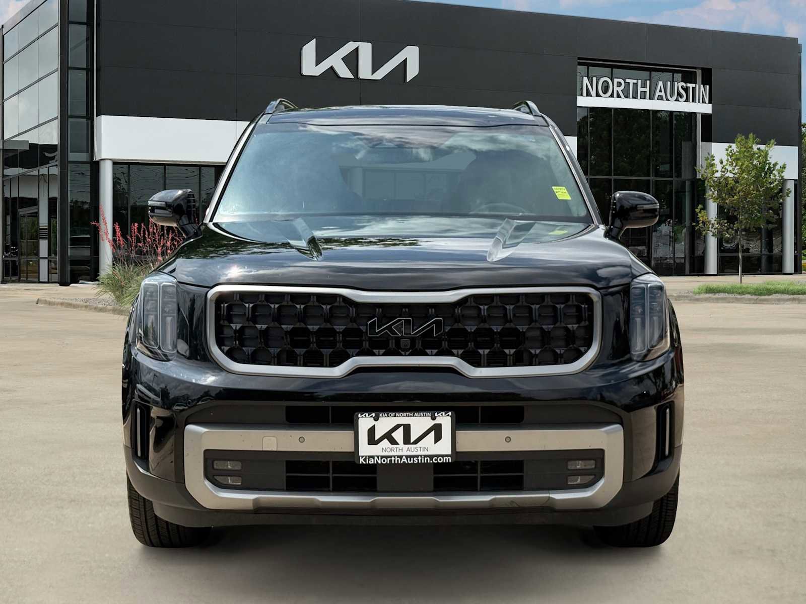Certified 2023 Kia Telluride SX Prestige X-Line AWD/4WD image 3