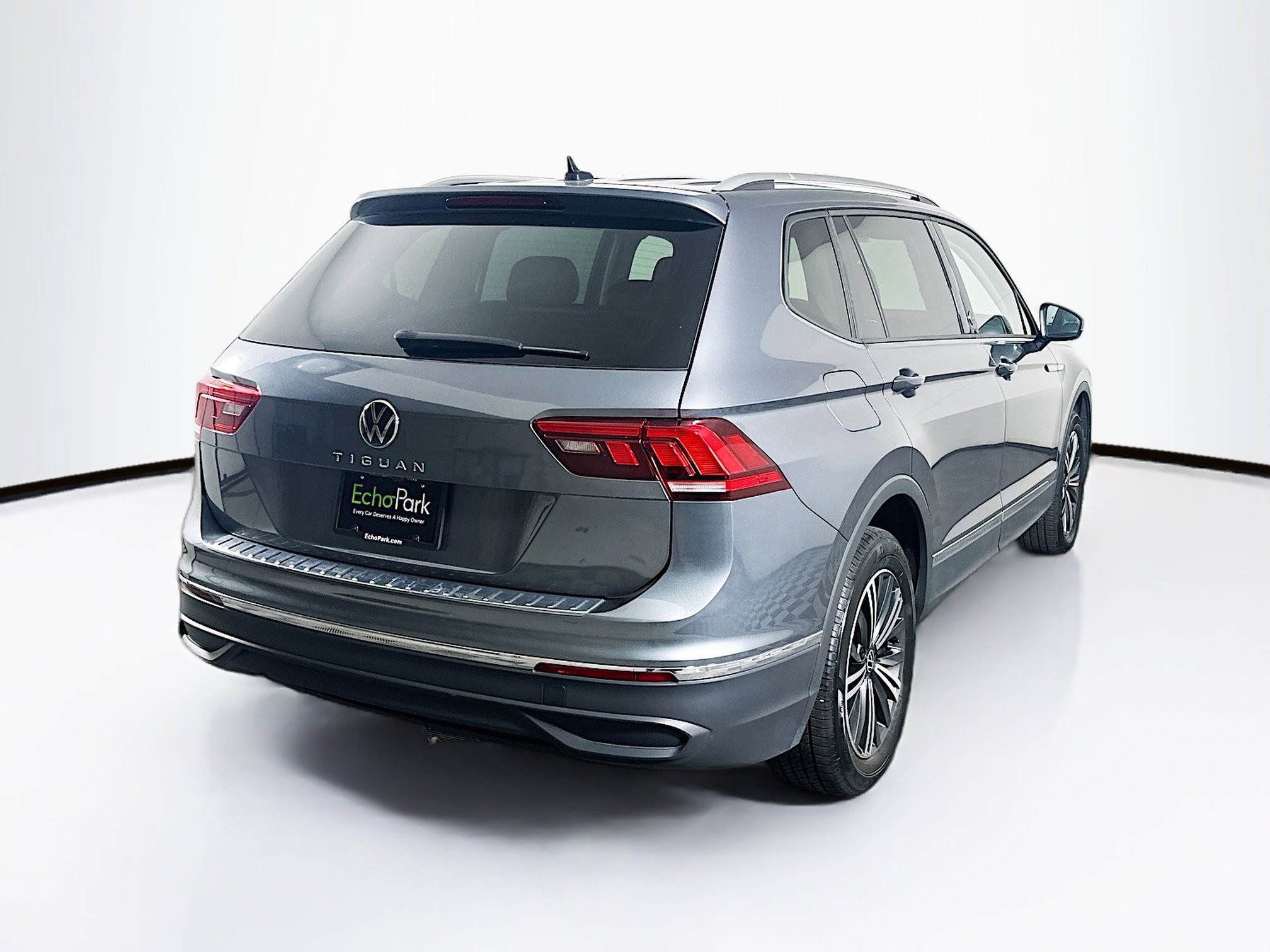 Used 2024 Volkswagen Tiguan Wolfsburg Edition image 9