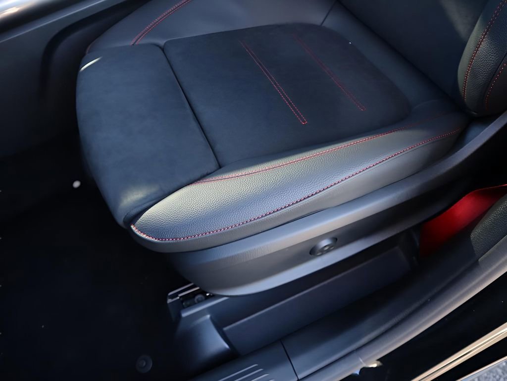 New 2026 Mercedes-Benz GLA 35 AMG 4MATIC image 32