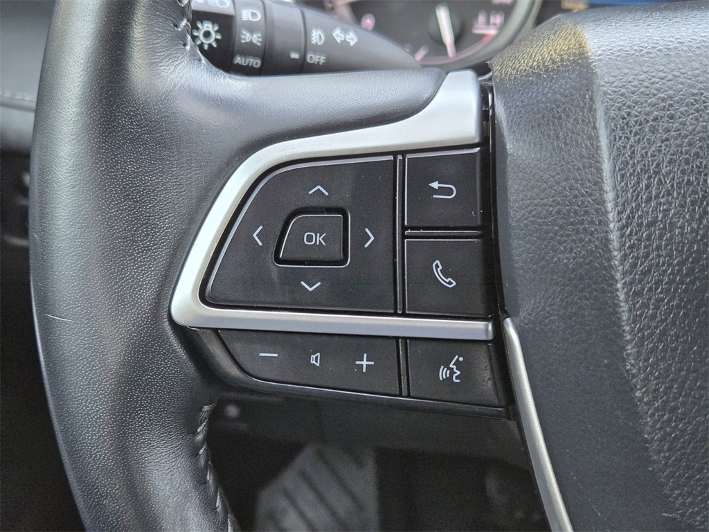 Used 2022 Toyota Highlander XSE image 29