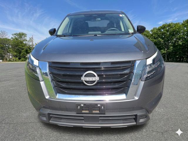 Used 2025 Nissan Pathfinder S AWD/4WD image 3