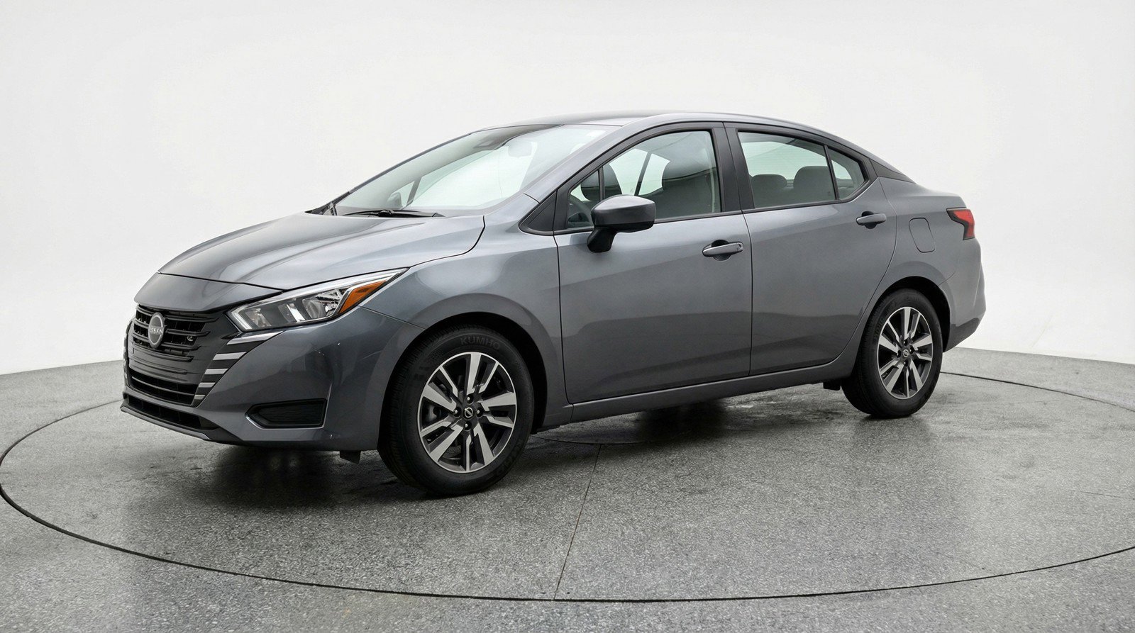 Used 2025 Nissan Versa SV image 3