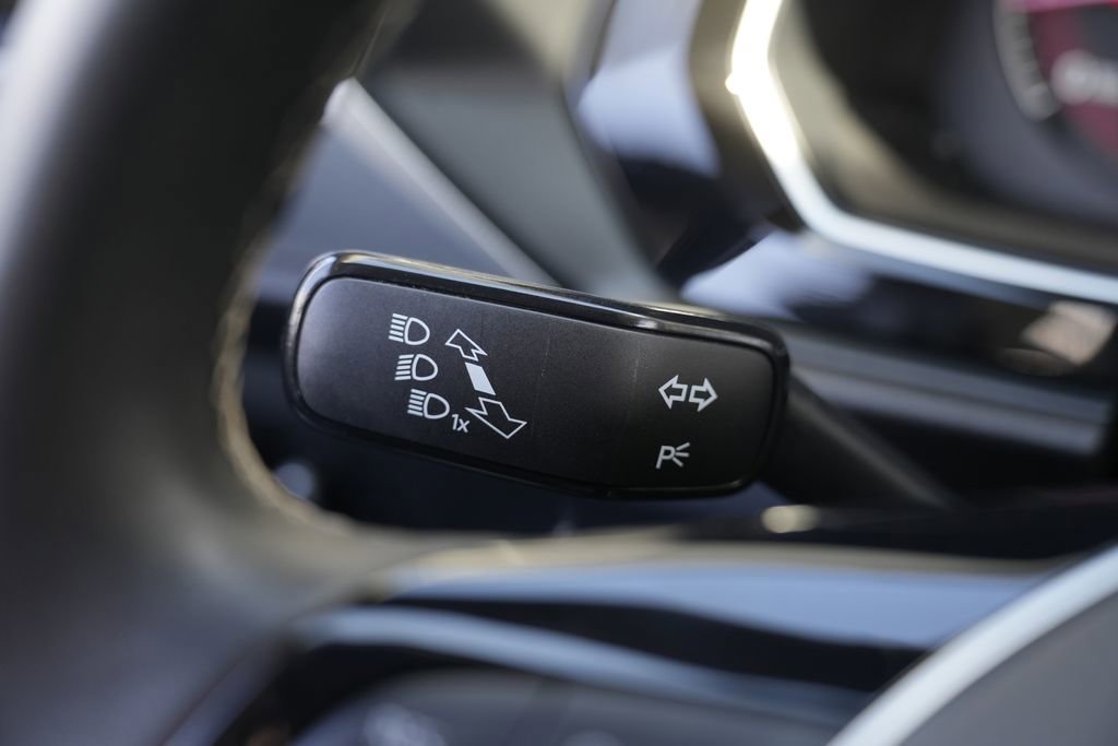 Used 2021 Volkswagen Jetta SE w/ SE Cold Weather Package FWD image 49