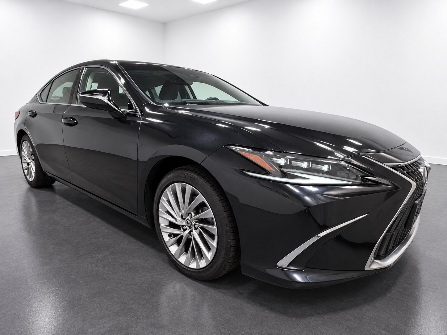 Used 2023 Lexus ES 350 Ultra Luxury w/ Accessory Package (Z2) FWD image 2