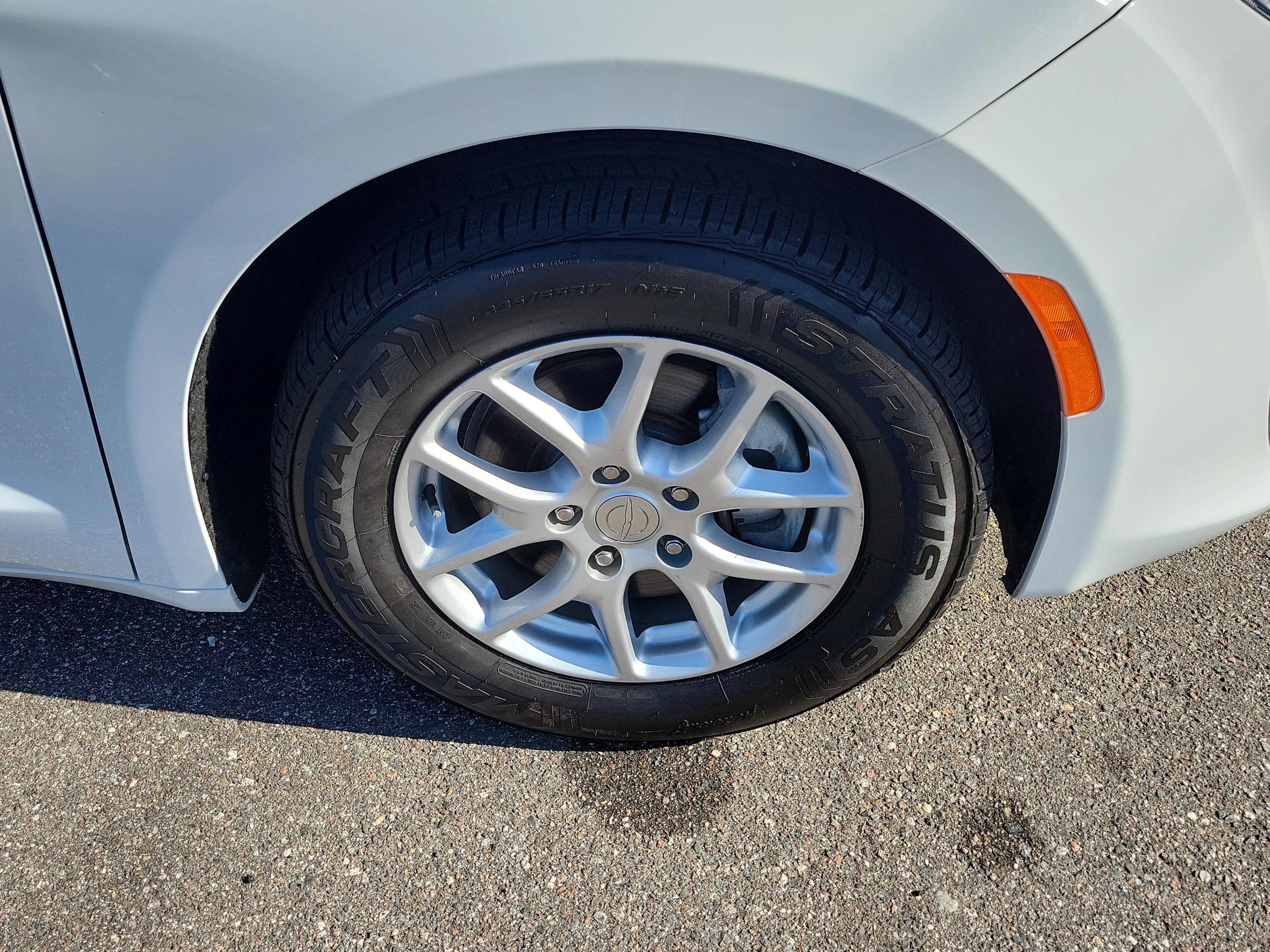 Used 2020 Chrysler Pacifica Touring w/ Cold Weather Group FWD image 41