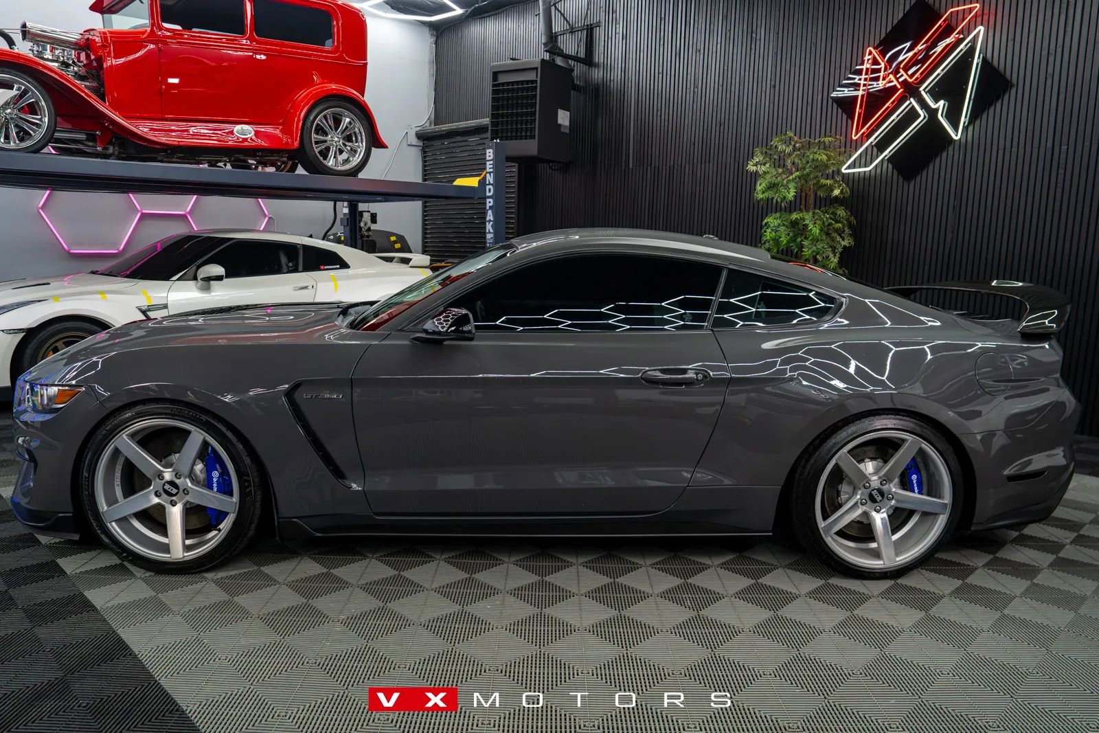 Used 2018 Ford Mustang Shelby GT350 w/ Electronics Package RWD image 8