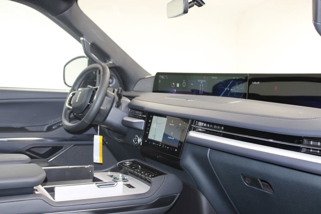 New 2025 Lincoln Navigator Reserve w/ Jet Appearance Package image 31