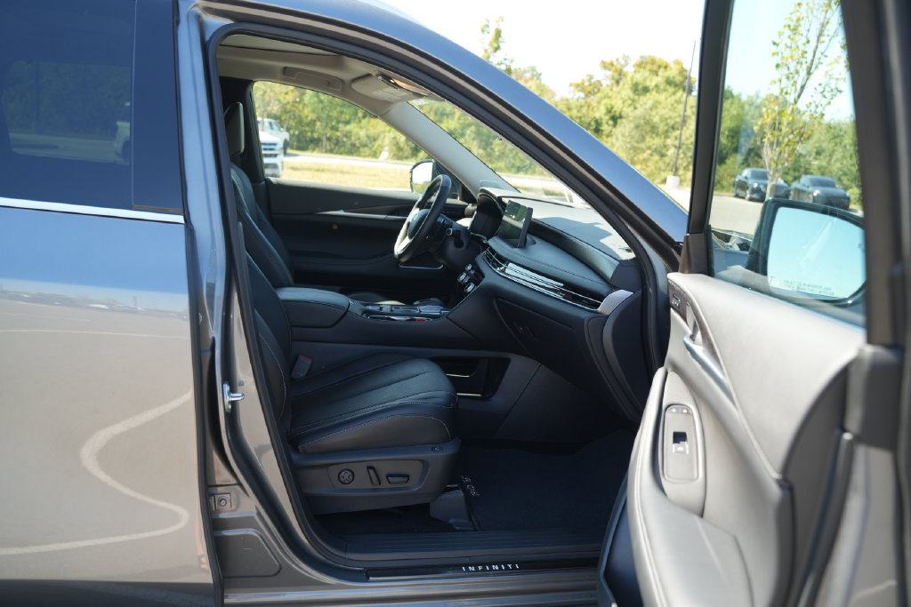 Used 2025 INFINITI QX60 Sensory AWD/4WD image 22
