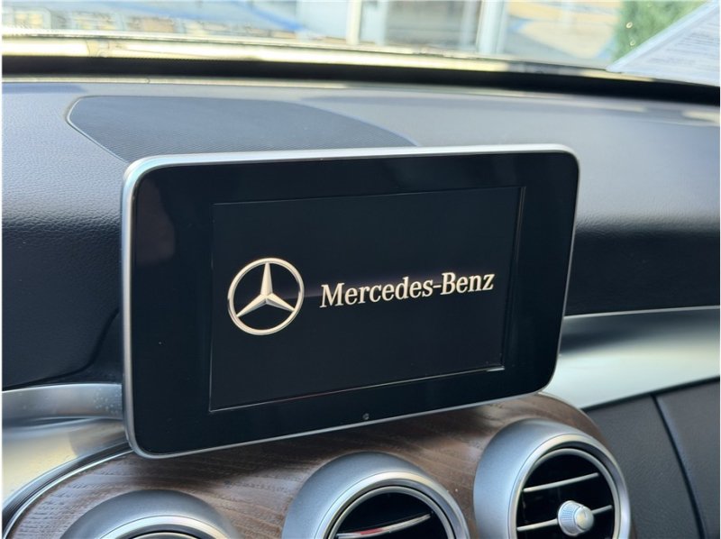 Used 2018 Mercedes-Benz C 300 Sedan image 42