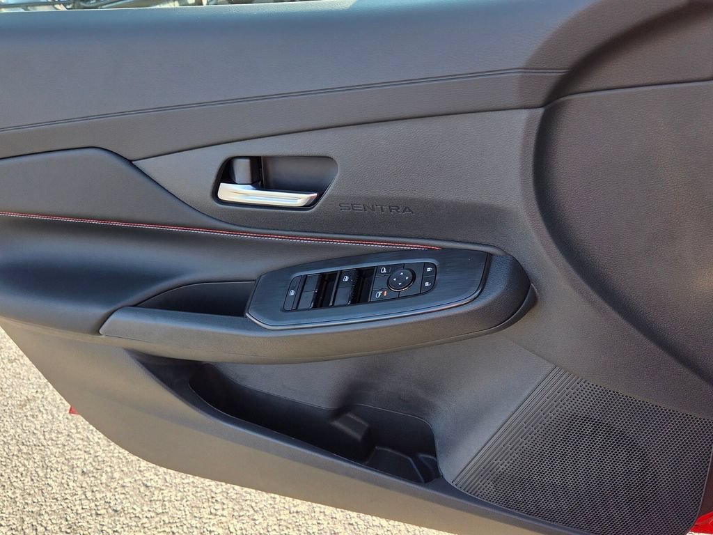New 2027 Nissan Sentra SR w/ Floor Mat Package FWD image 27