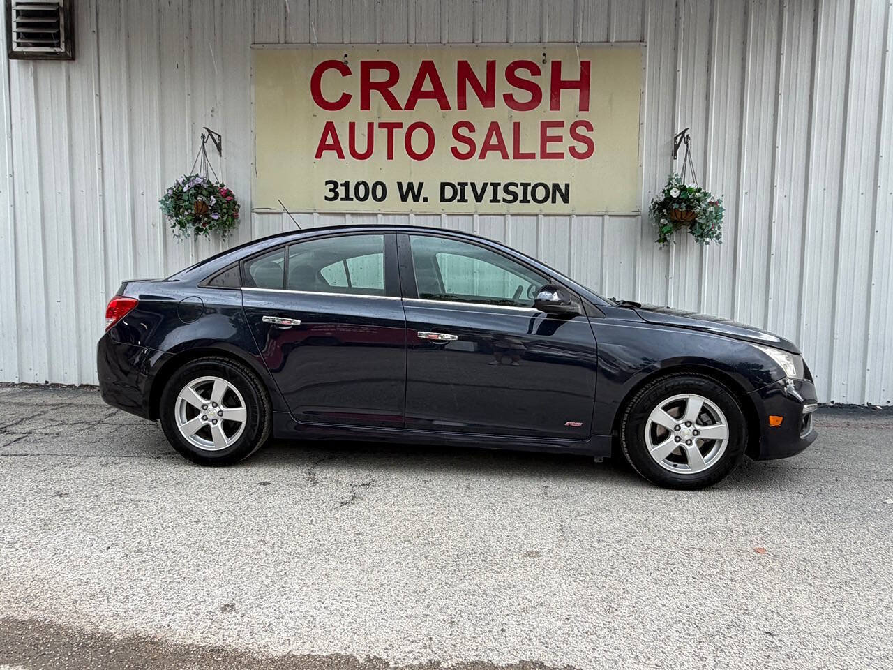 Used 2016 Chevrolet Cruze LT w/ Sun And Sound Package FWD image 4