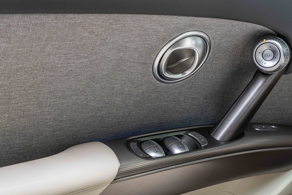 Used 2024 Genesis GV60 RWD image 15