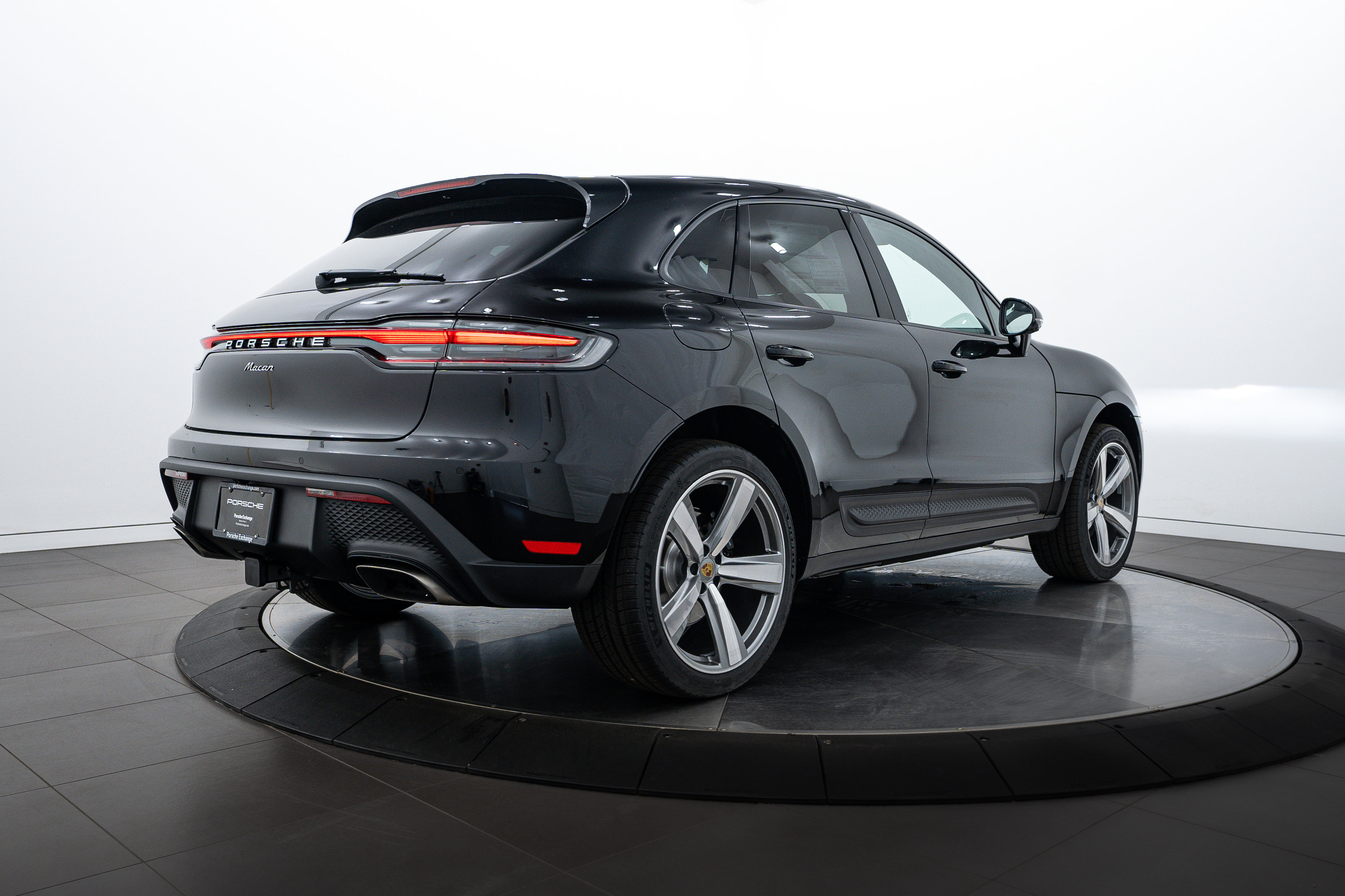 New 2025 Porsche Macan image 7