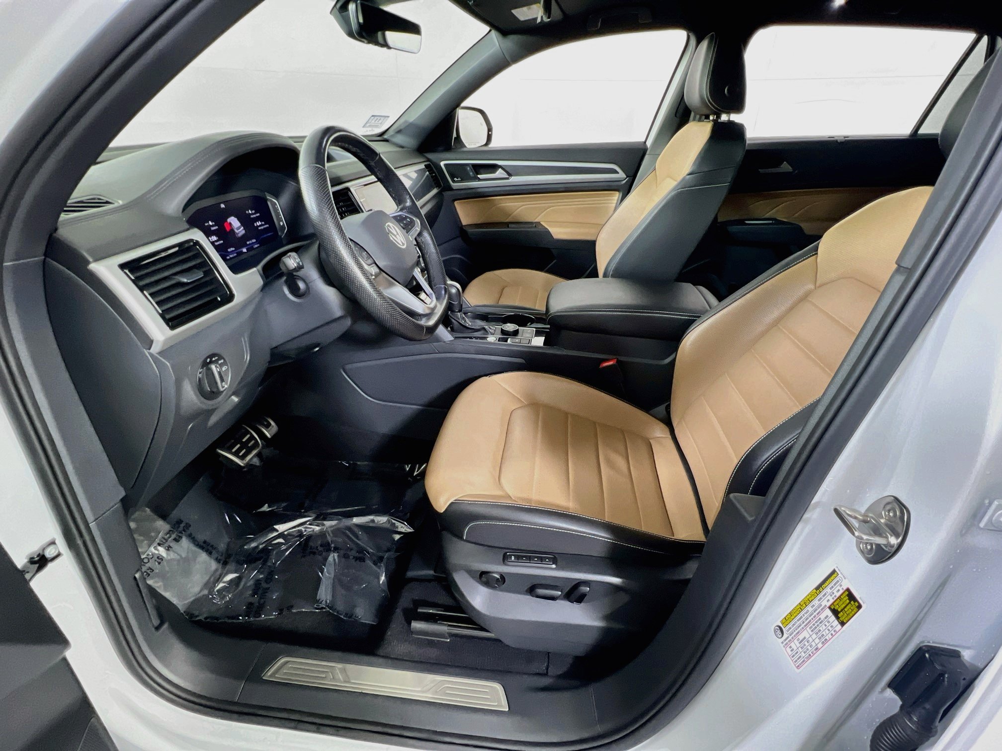 Used 2023 Volkswagen Atlas Cross Sport SEL Premium R-Line AWD/4WD image 21