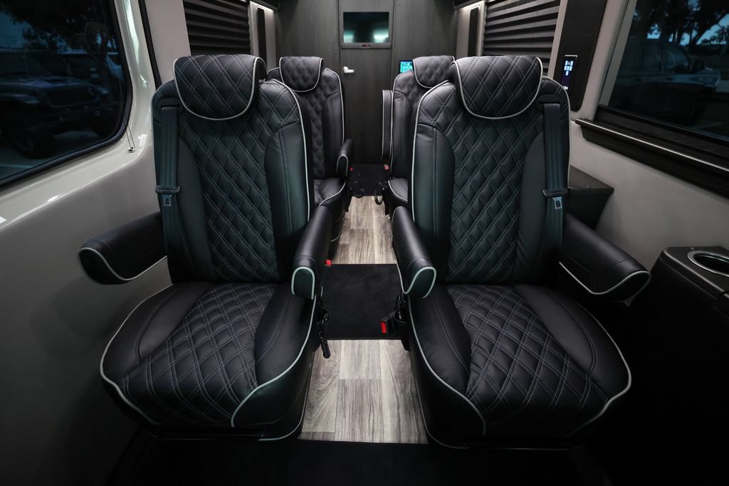 Used 2023 Mercedes-Benz Sprinter 3500 image 13