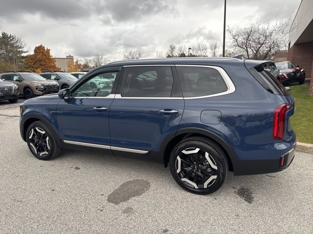 Used 2025 Kia Telluride S image 42