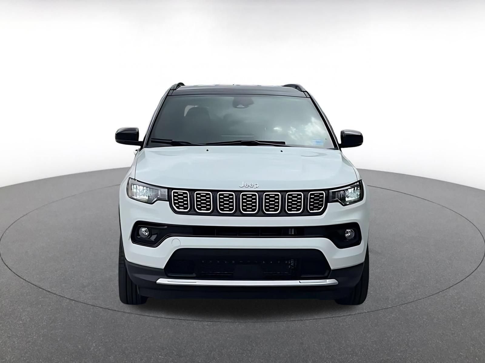 Used 2025 Jeep Compass Limited AWD/4WD image 4