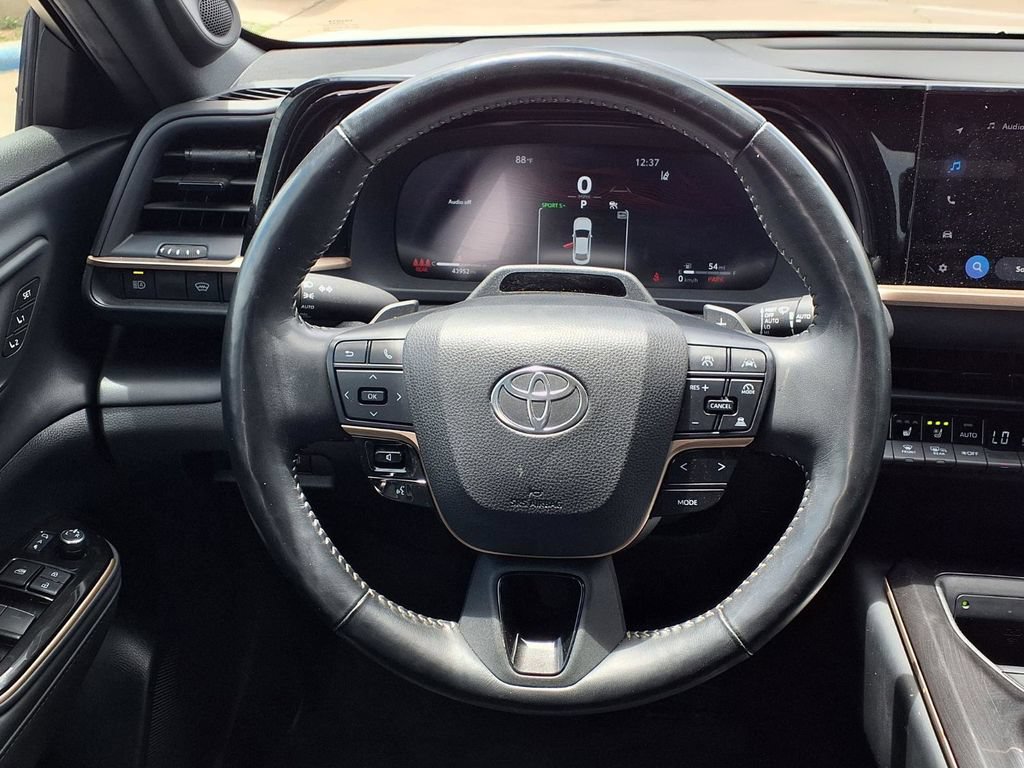 Used 2024 Toyota Crown Platinum AWD/4WD image 21