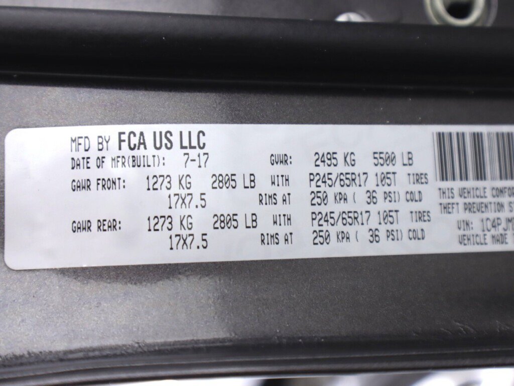Used 2018 Jeep Cherokee Trailhawk w/ Quick Order Package 27L AWD/4WD image 53
