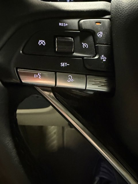 Used 2022 Cadillac Escalade Premium Luxury image 15