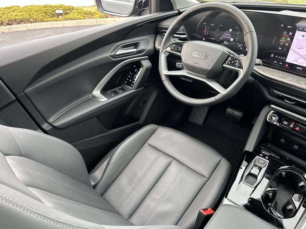New 2025 Audi Q5 Premium image 28