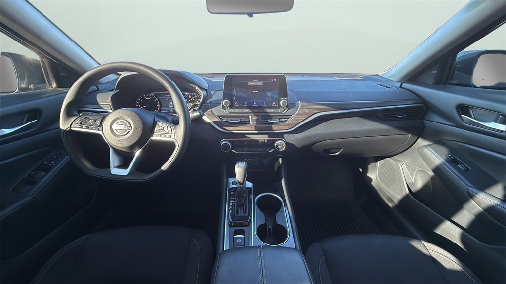 Used 2024 Nissan Altima 2.5 SV image 14