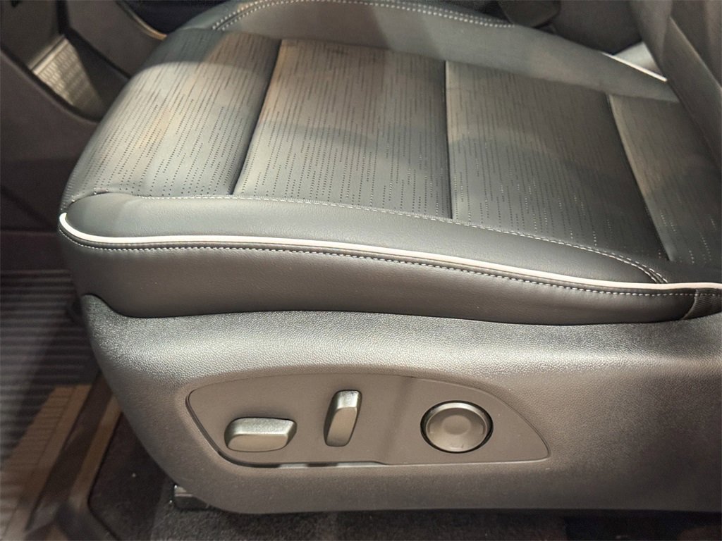 New 2026 Buick Enclave Sport Touring w/ Power Package image 17