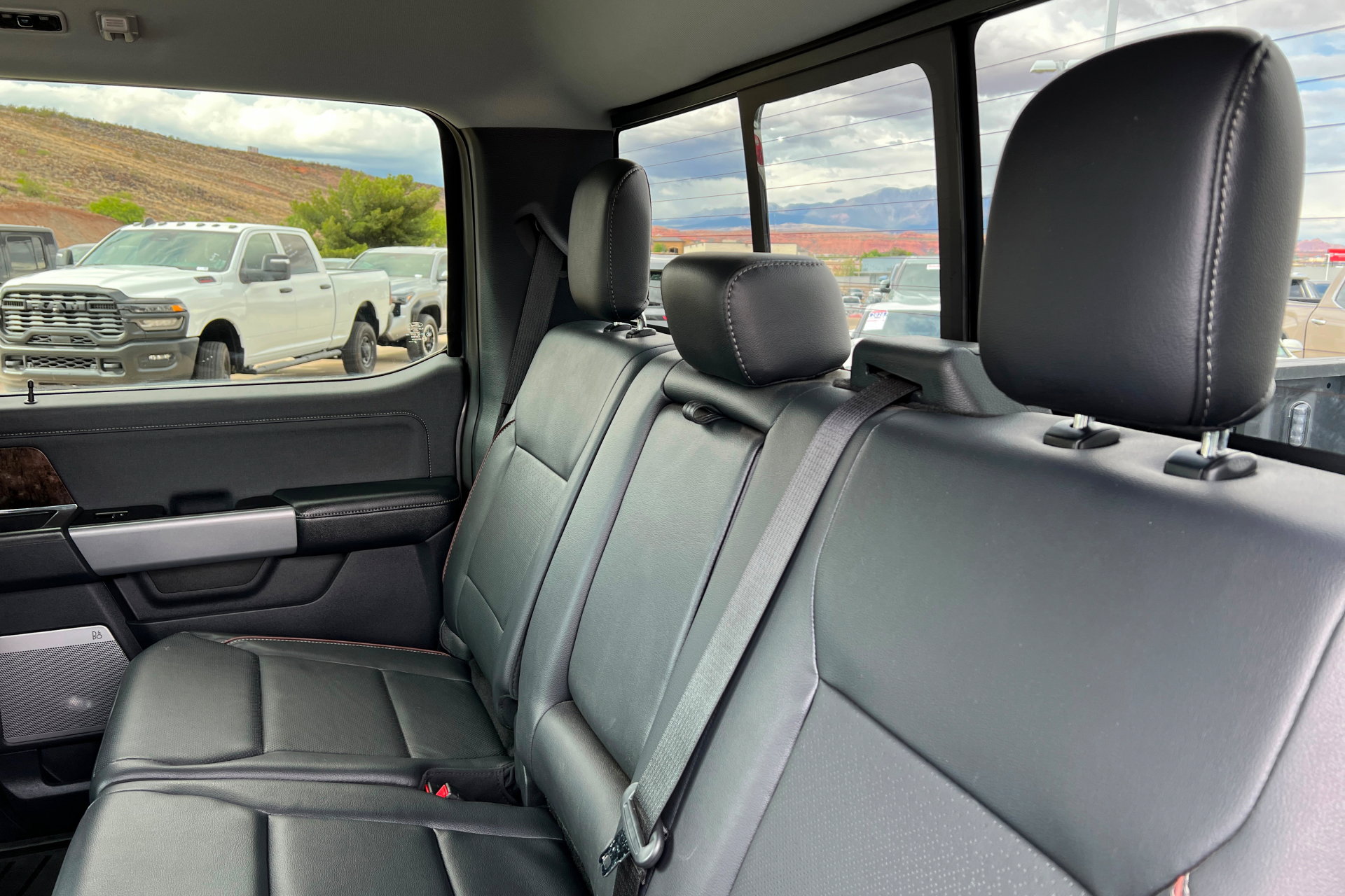 Used 2024 Ford F350 Lariat AWD/4WD image 21