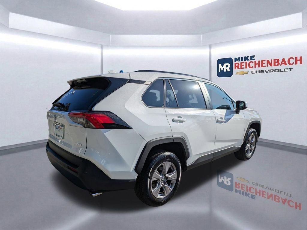 Used 2025 Toyota RAV4 XLE FWD image 4