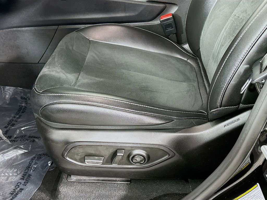 Certified 2024 Jeep Grand Cherokee L Altitude image 30