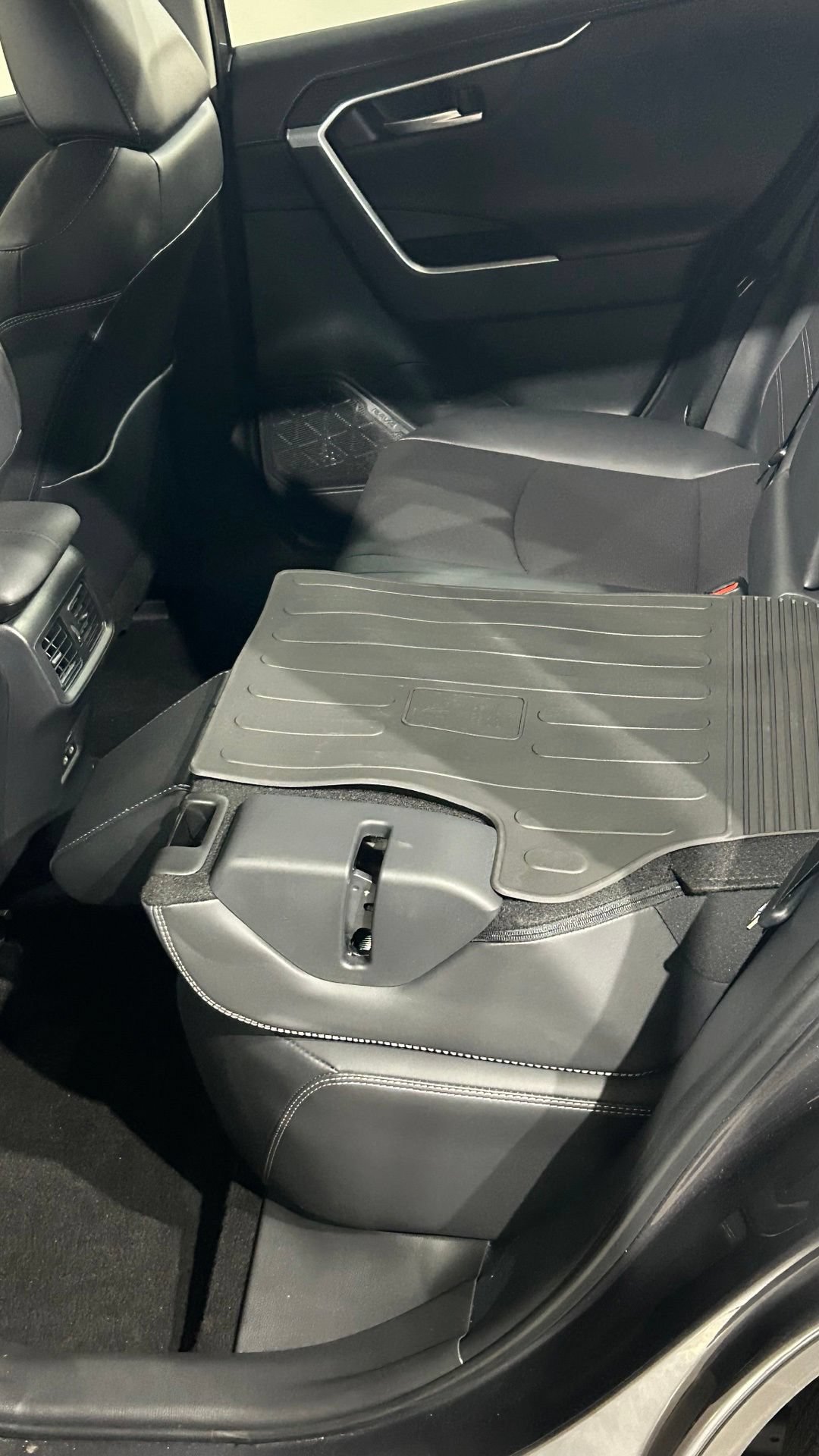 Used 2025 Toyota RAV4 Limited FWD image 49