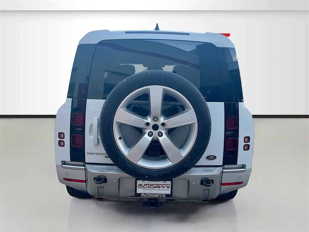 Used 2023 Land Rover Defender 130 SE image 6