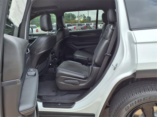 New 2025 Jeep Grand Cherokee L Altitude image 17