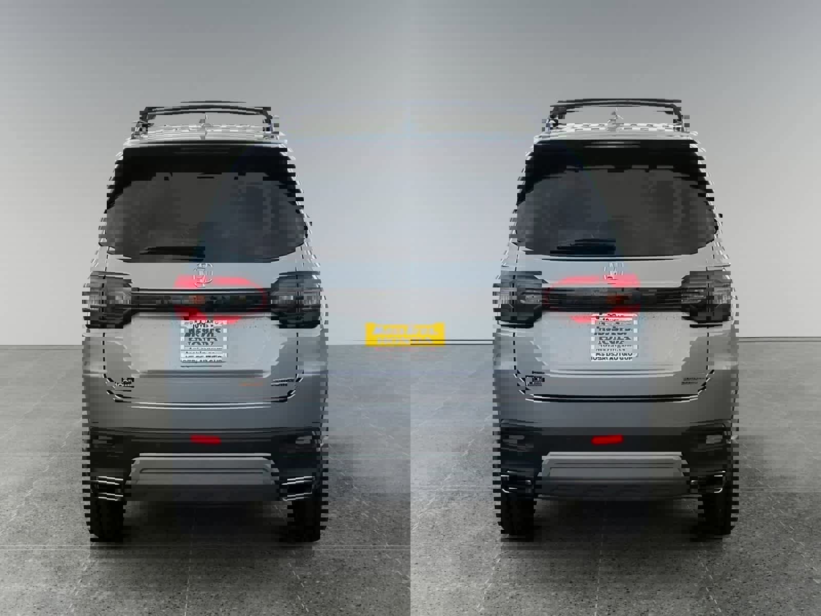 Used 2024 Honda Pilot Touring image 4